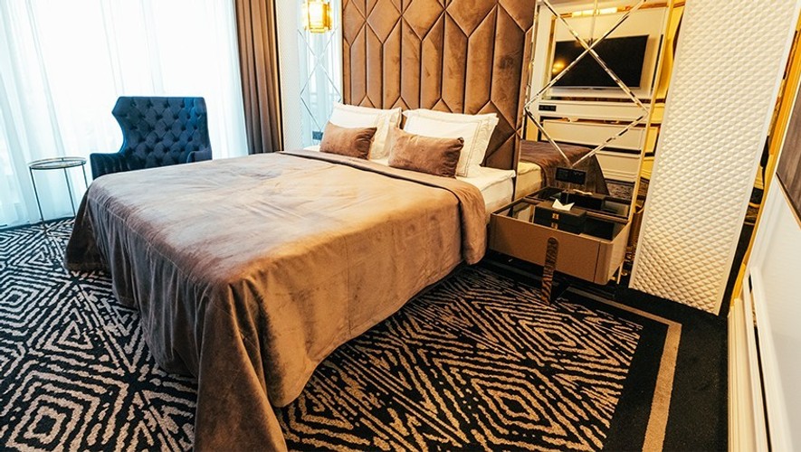 Deluxe Oda, Kara Manzaralı