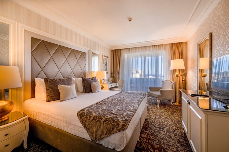 Standard Room, Land View