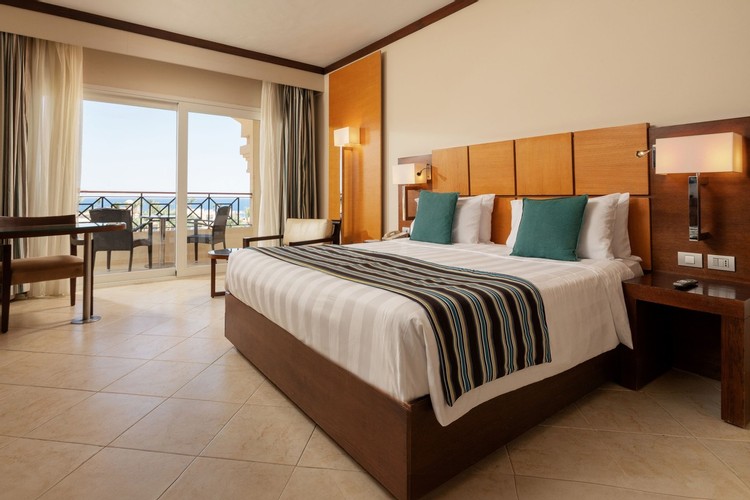 Superior Room, Pool View (1 Person)