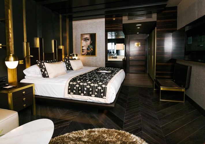 Deluxe Oda, Kara Manzaralı