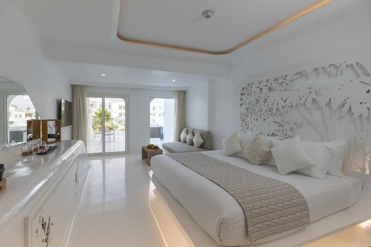 Gypster Jacuzzi Room