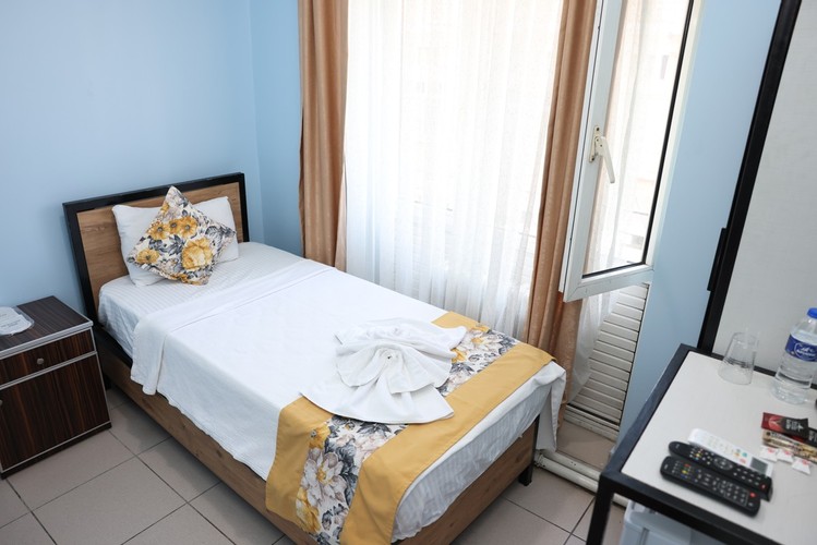 Deluxe Single Room (1 Person)