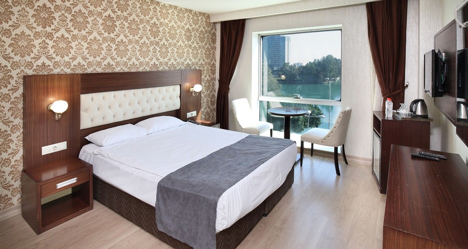 Standart Oda, Göl Manzaralı