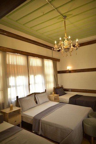Standard Room (4 Person)