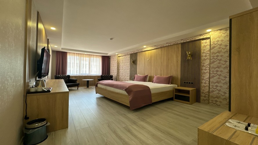 Honeymoon Suite Room