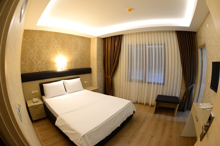 Single Room (1 Person)