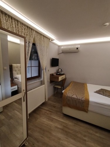 Economy Room (1 Person)