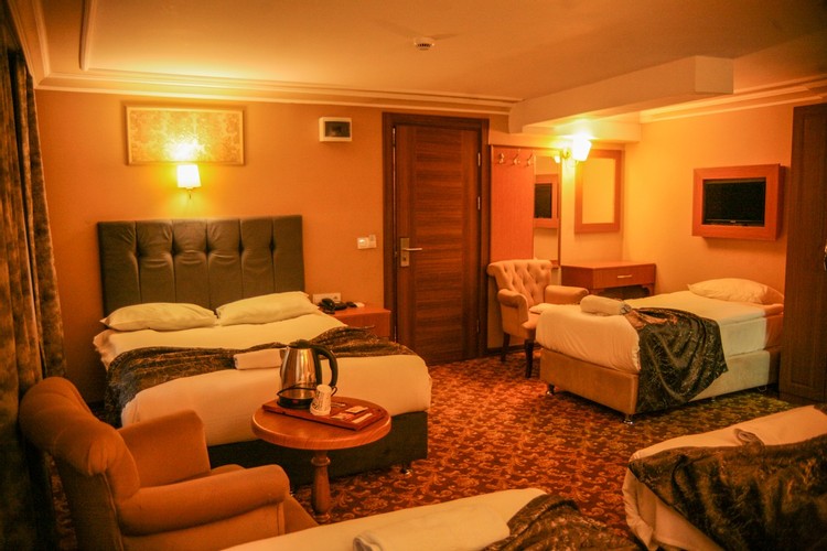 Standart Şehir Manzaralı Aile Odası