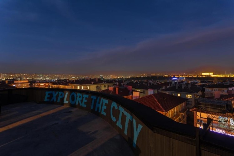 Standart Oda, Şehir Manzaralı