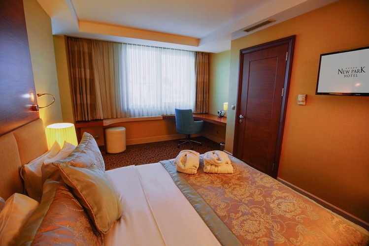 King Suit Executive Oda