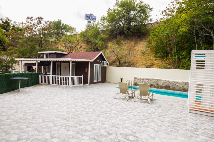 Bungalov Teras Oda, Havuz Manzaralı (Teraslı)