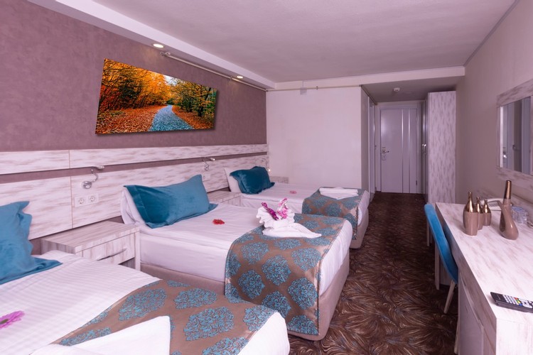 Standard Room (4 Person)