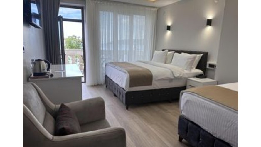 Deluxe Room (Balcony)