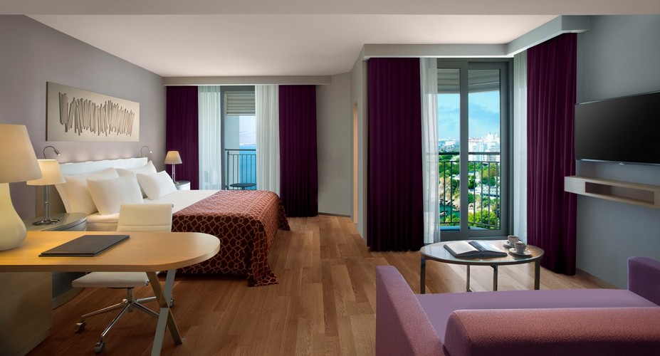 Corner Deluxe Room, Sea View