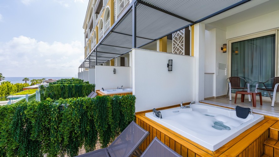 Teras Oda, Kısmi Deniz Manzaralı (Teraslı)