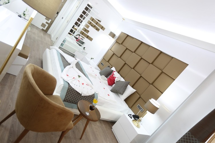 Honeymoon Suite Room