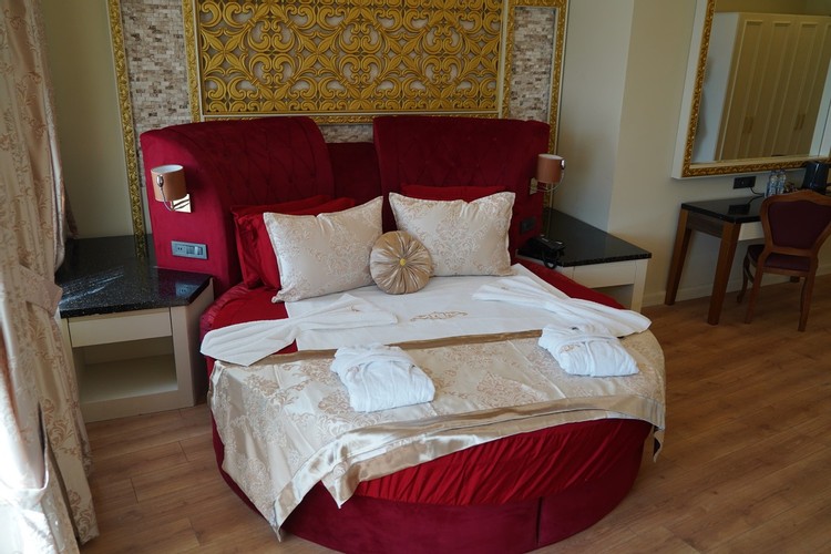 Suite Room (Jacuzzi)