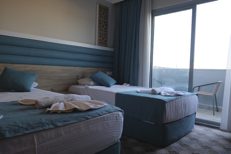 Deluxe Oda, Havuz Manzaralı