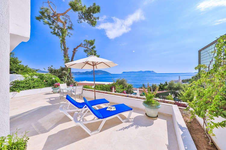 Deluxe Luxury Suit Oda, Deniz Manzaralı (Jakuzi)