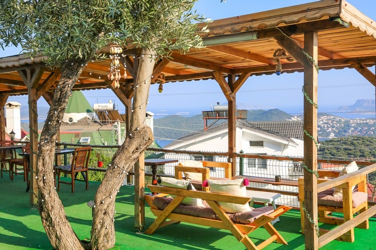 Economy Apartment Garden Floor Flat Room, Sea View