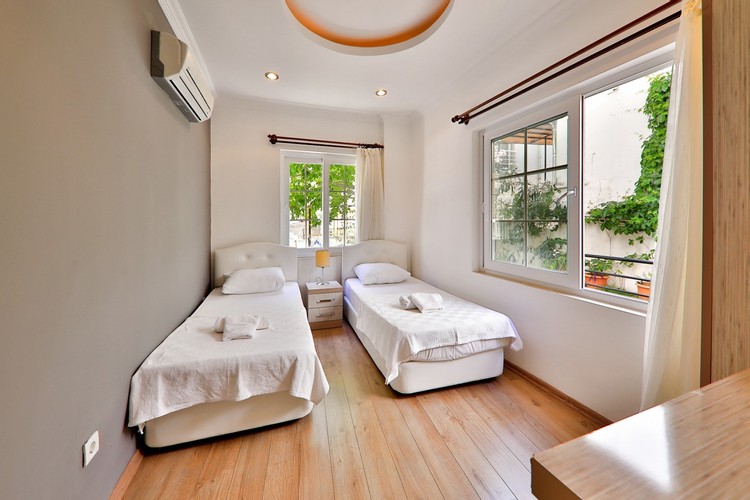 Apartment Garden Floor Flat Room, Garden View