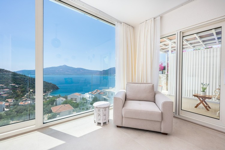 Family Room (Balcony)