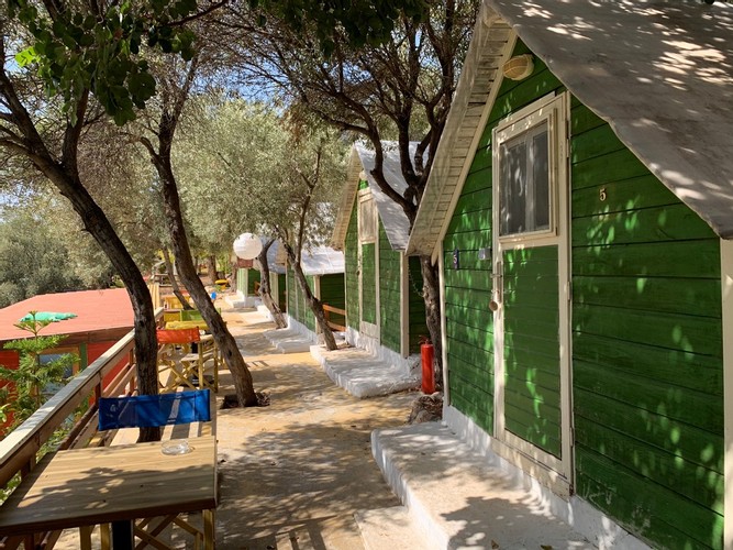 Bungalow Room (Shared Bathroom)
