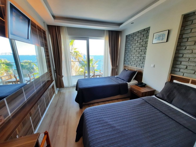 Iki Ayri Yatakli Deniz Manzarali Oda