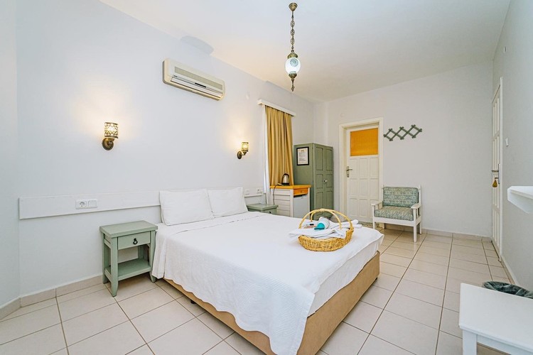 Aile Odası, Bahçe Manzaralı