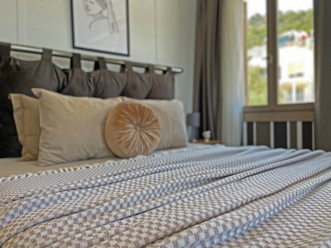 Design Room, Sea View