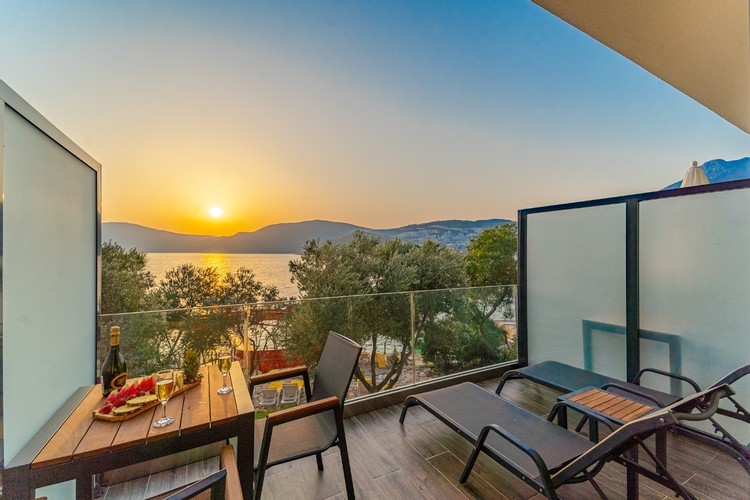 Corner Deluxe Room, Sea View