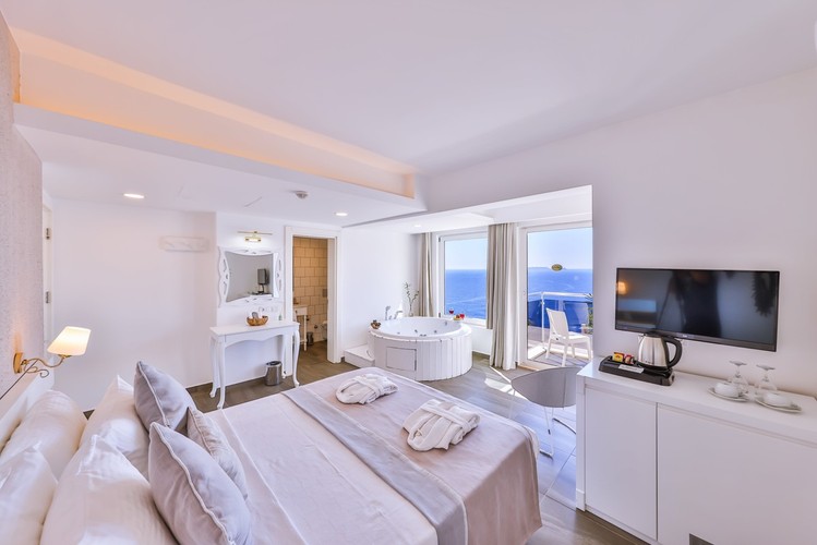 Superior Room, Sea View (Jacuzzi)