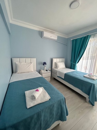 Standart Iki Yataklı Kısmi Deniz Manzaralı Oda