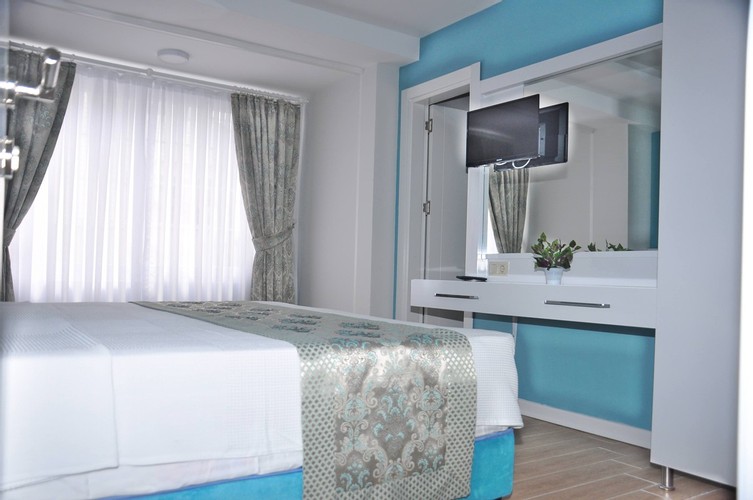 Deluxe Room (Balcony)