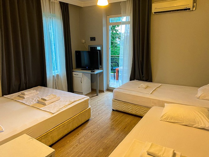 Family Room, Mountain View (4 Person)