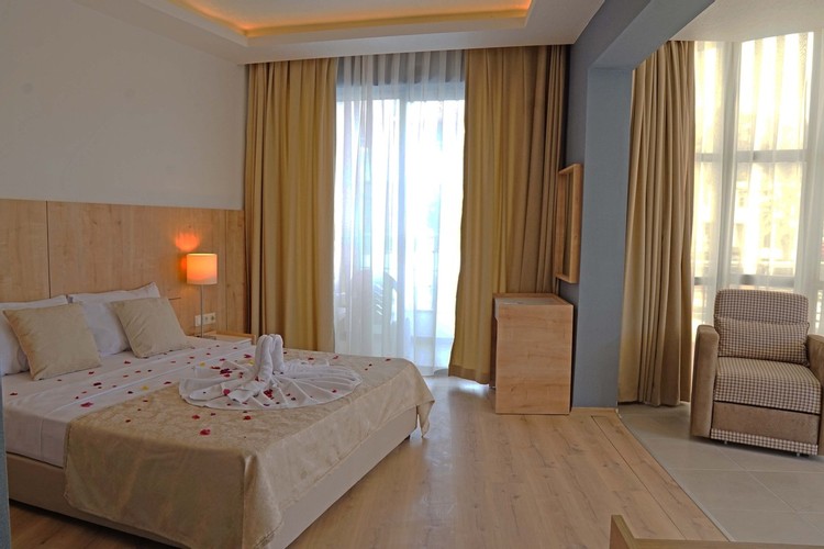 Corner Suite Room