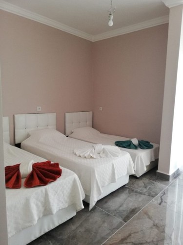 Standard Room (4 Person)