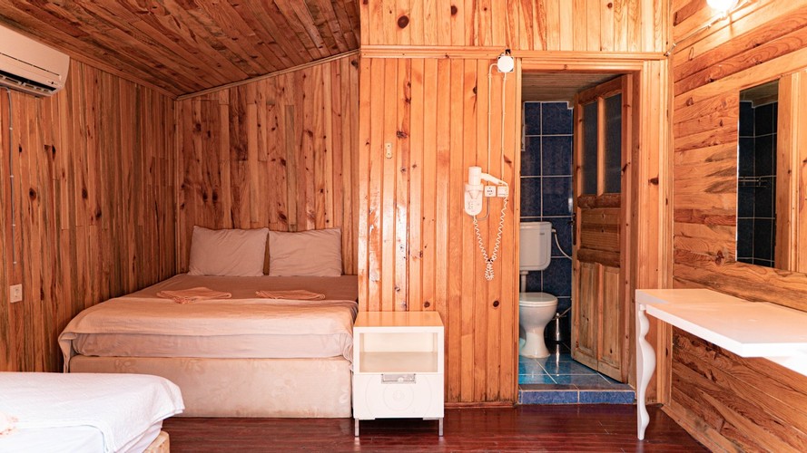 Bungalow, Garden View