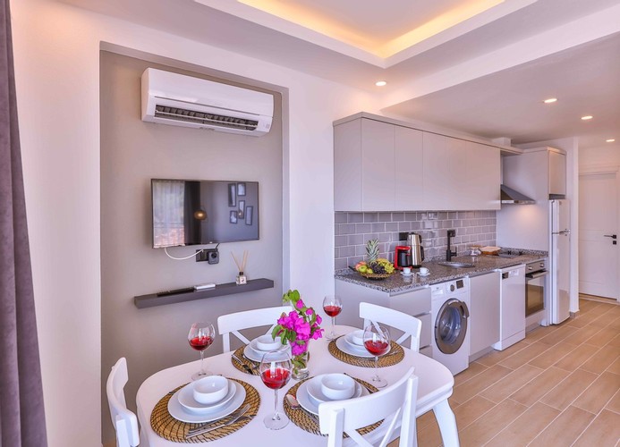 Suite Garden Floor Room, Garden View