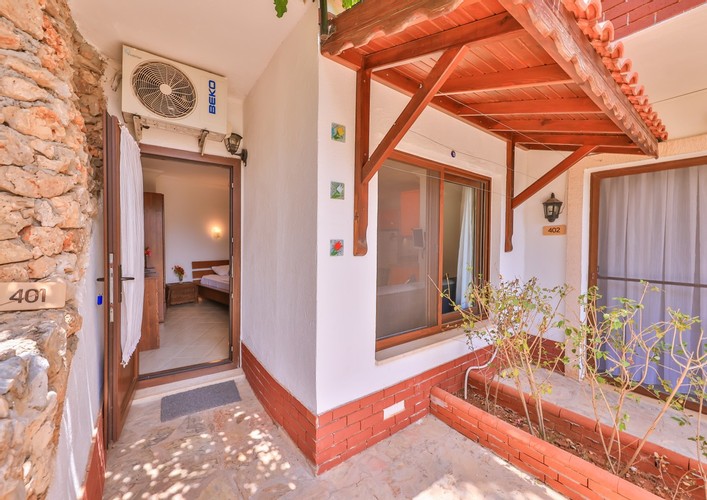 Aile Bahçe Katı Odası, Bahçe Manzaralı