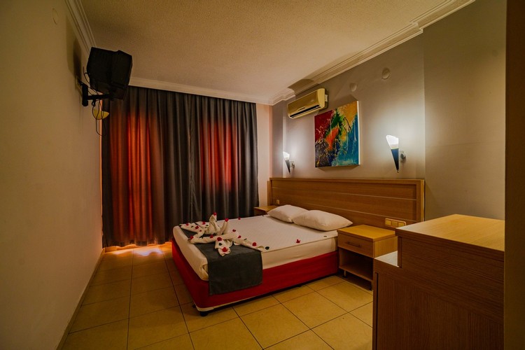 Standart Oda, Havuz Manzaralı