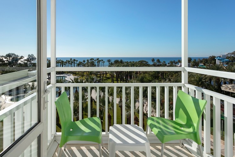 Ana Bina, Deniz Manzaralı