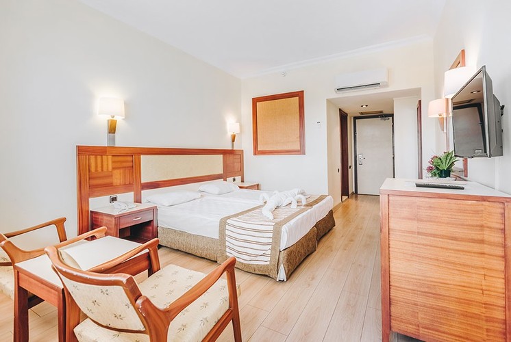 Standard Room, Land View