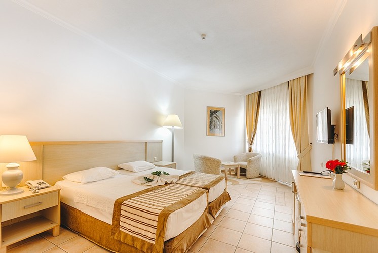 Standard Room, Land View