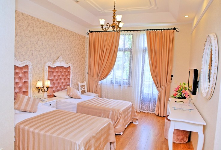 Deluxe Room (Balcony)