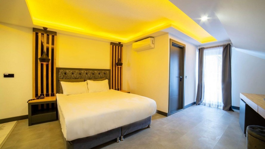 Superior Oda, Kara Manzaralı