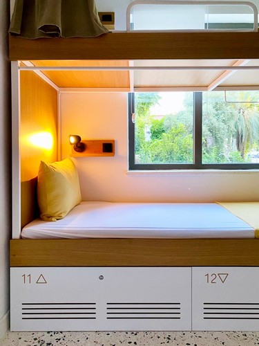 4 Yataklı Kadın Yatakhanesi - Özel Banyo