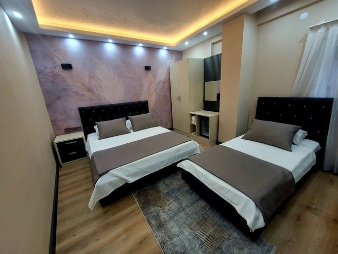 Deluxe Room (3 Person)