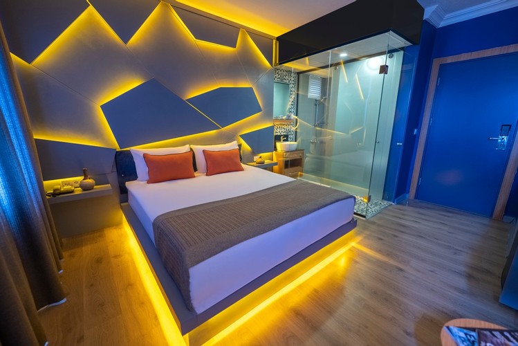 Suit Oda, Kısmi Deniz Manzaralı