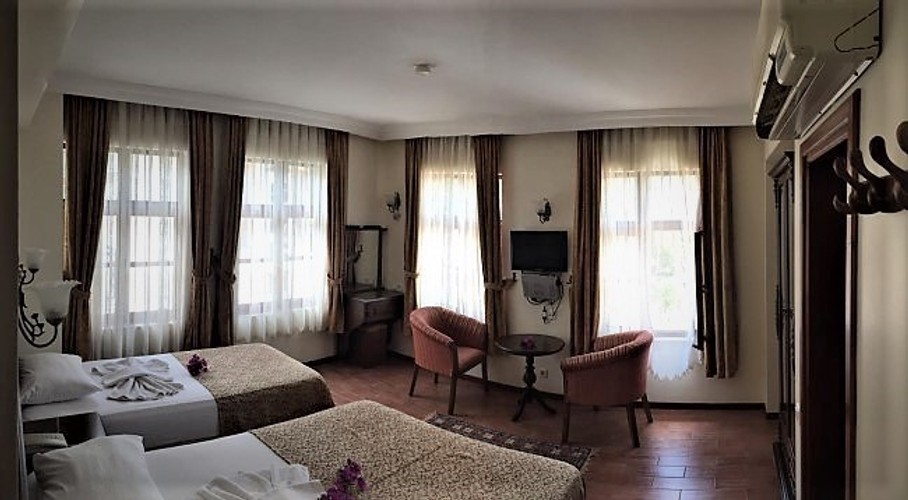 Standard Room (4 Person)